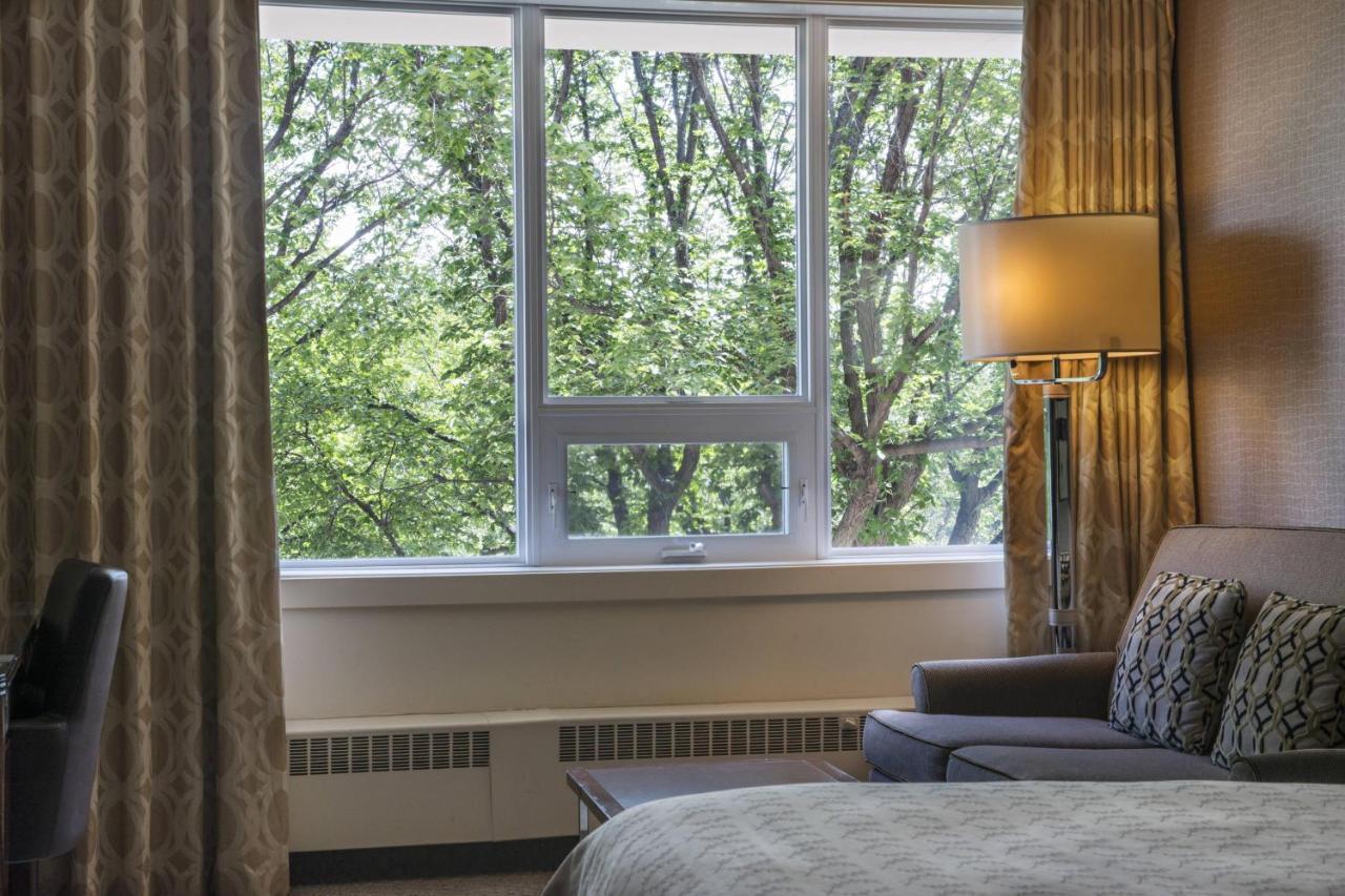 Sheraton Cavalier Saskatoon Hotel Екстер'єр фото