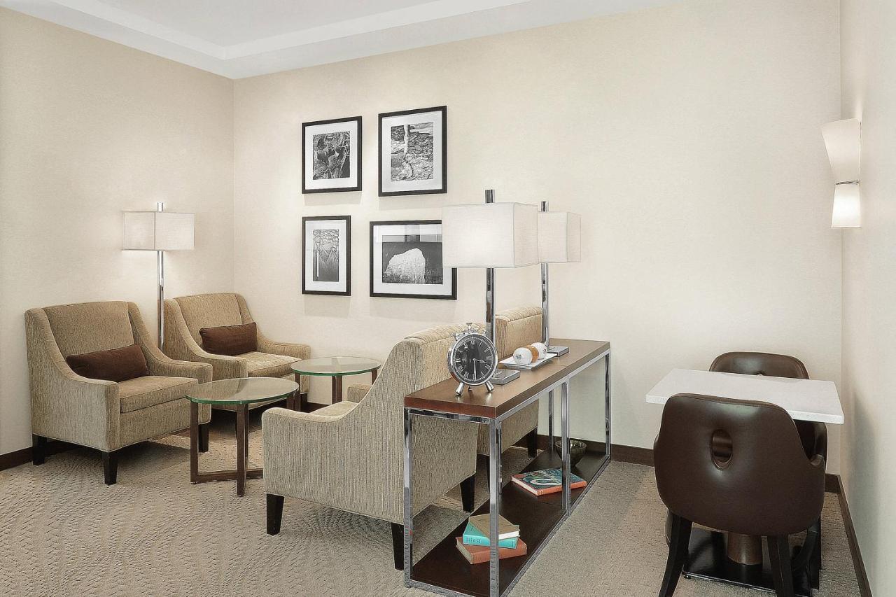 Sheraton Cavalier Saskatoon Hotel Екстер'єр фото