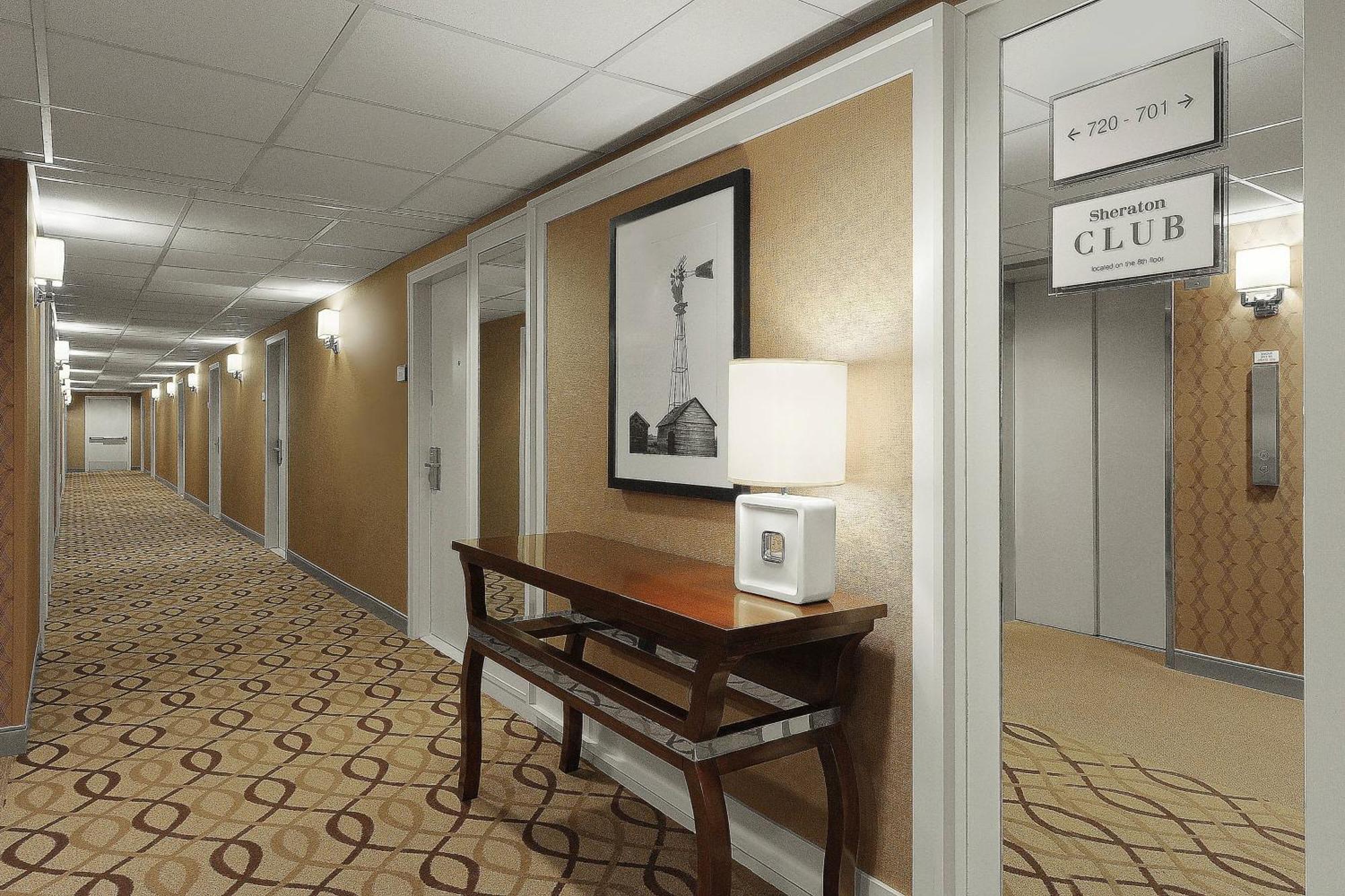 Sheraton Cavalier Saskatoon Hotel Екстер'єр фото