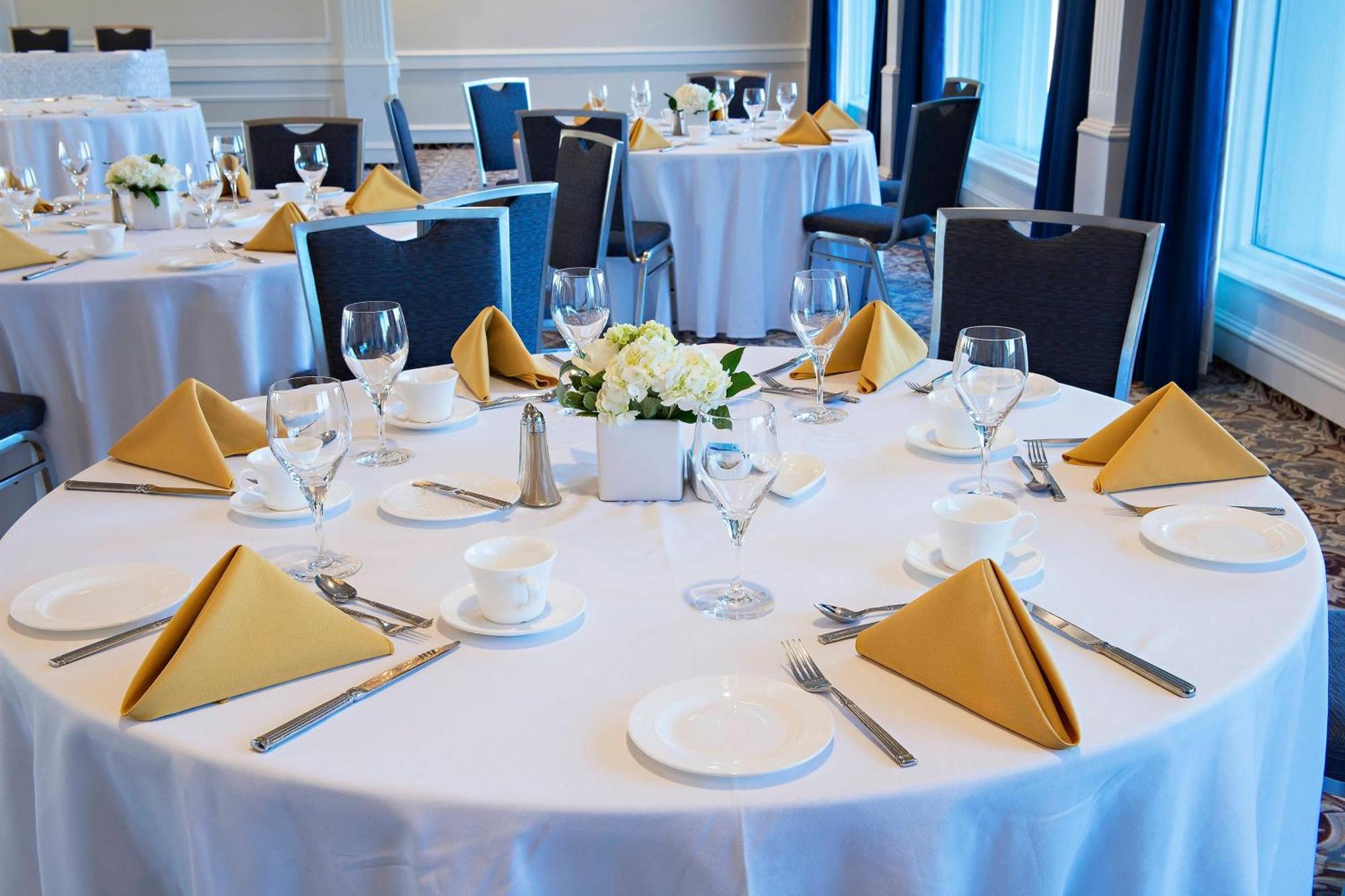 Sheraton Cavalier Saskatoon Hotel Екстер'єр фото